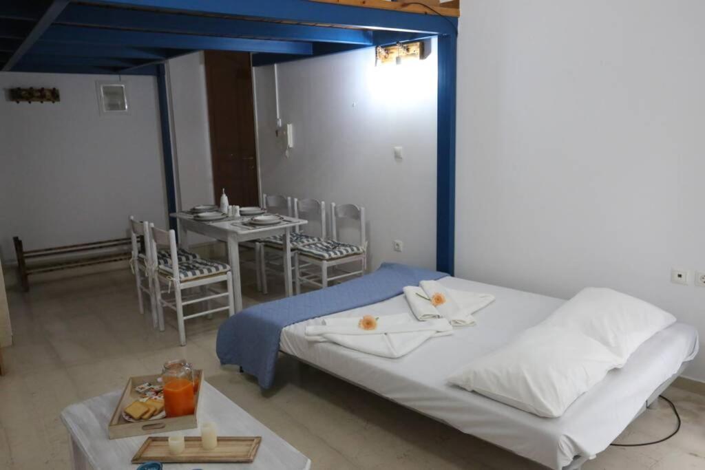 Lignum Apartment Ermoupoli Luaran gambar