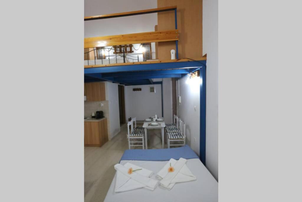 Lignum Apartment Ermoupoli Luaran gambar